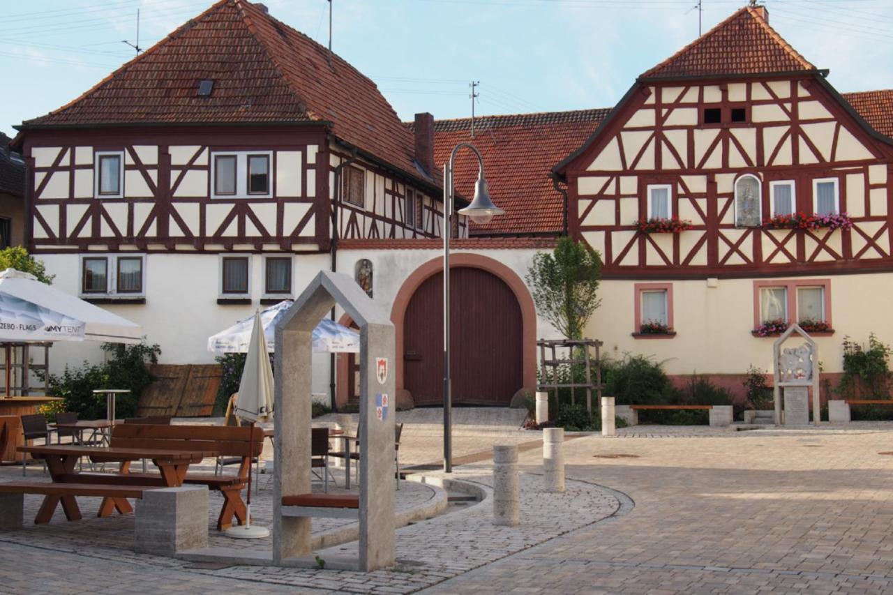 Ferienwohnung Seidenfaden Карлштадт Экстерьер фото